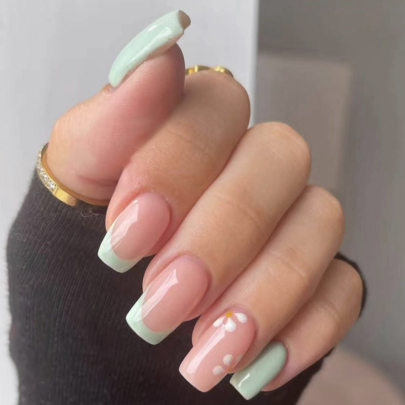MINT DAISY FRENCH